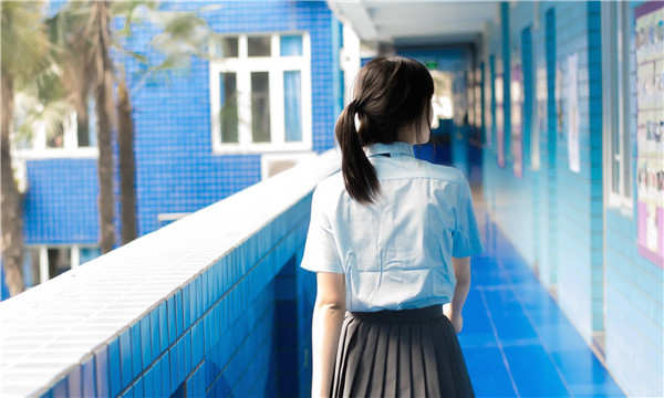镇巴如何找到一个可以帮助我生孩子的女人？